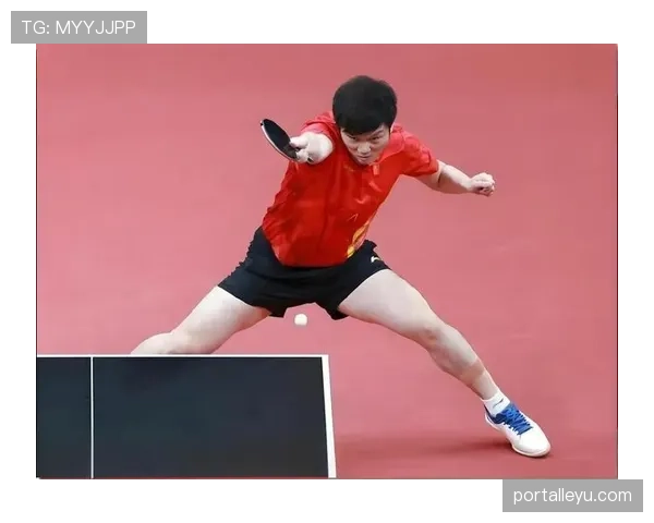 樊振东训练完直接去吃路边摊，球拍比我的命还贵